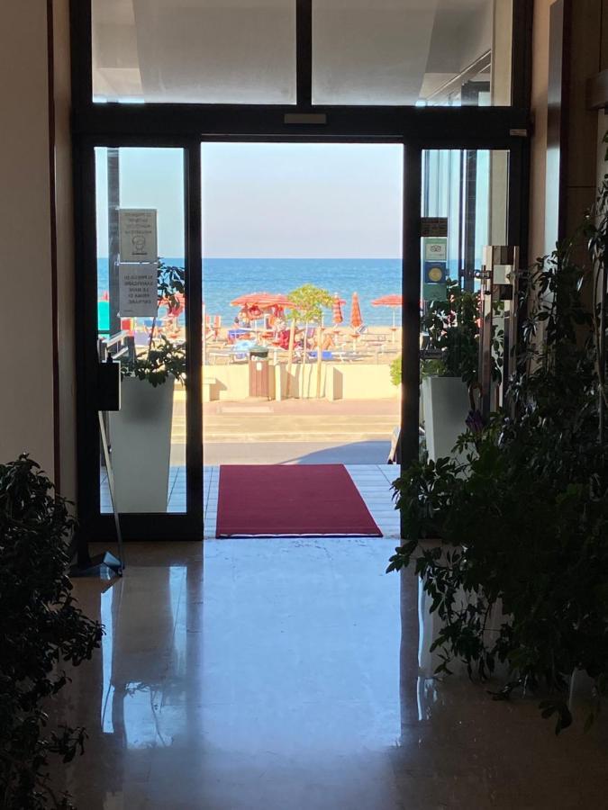 Gfh - Hotel Spiaggia D'Oro Marotta Exterior foto