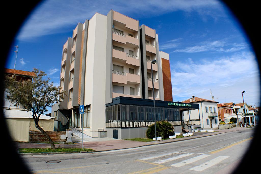 Gfh - Hotel Spiaggia D'Oro Marotta Exterior foto